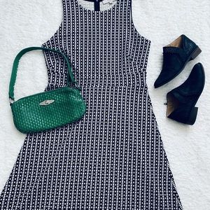 Ann Taylor Loft Dress Black White NWT
Size 10